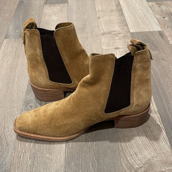 Tory Burch Women's Western Pointed Toe Ankle Chelsea Boots - Picture 6 of 10